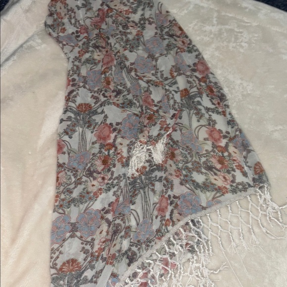 Robe - Picture 3 of 3